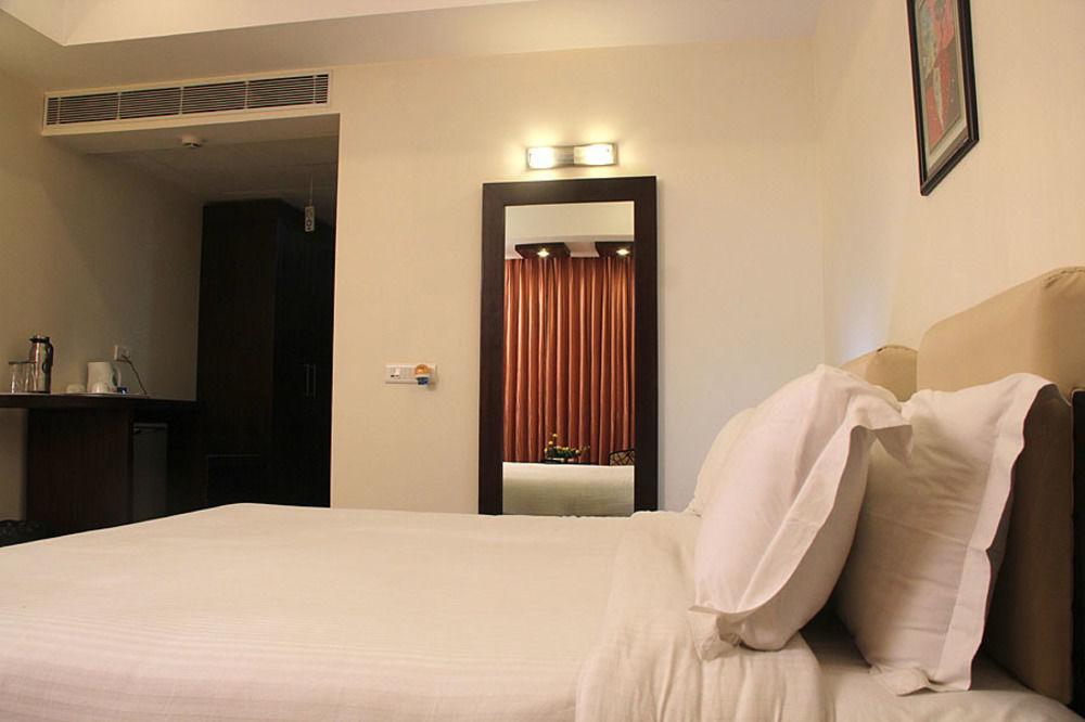 Hotel Softel Plaza Clement Town Dış mekan fotoğraf