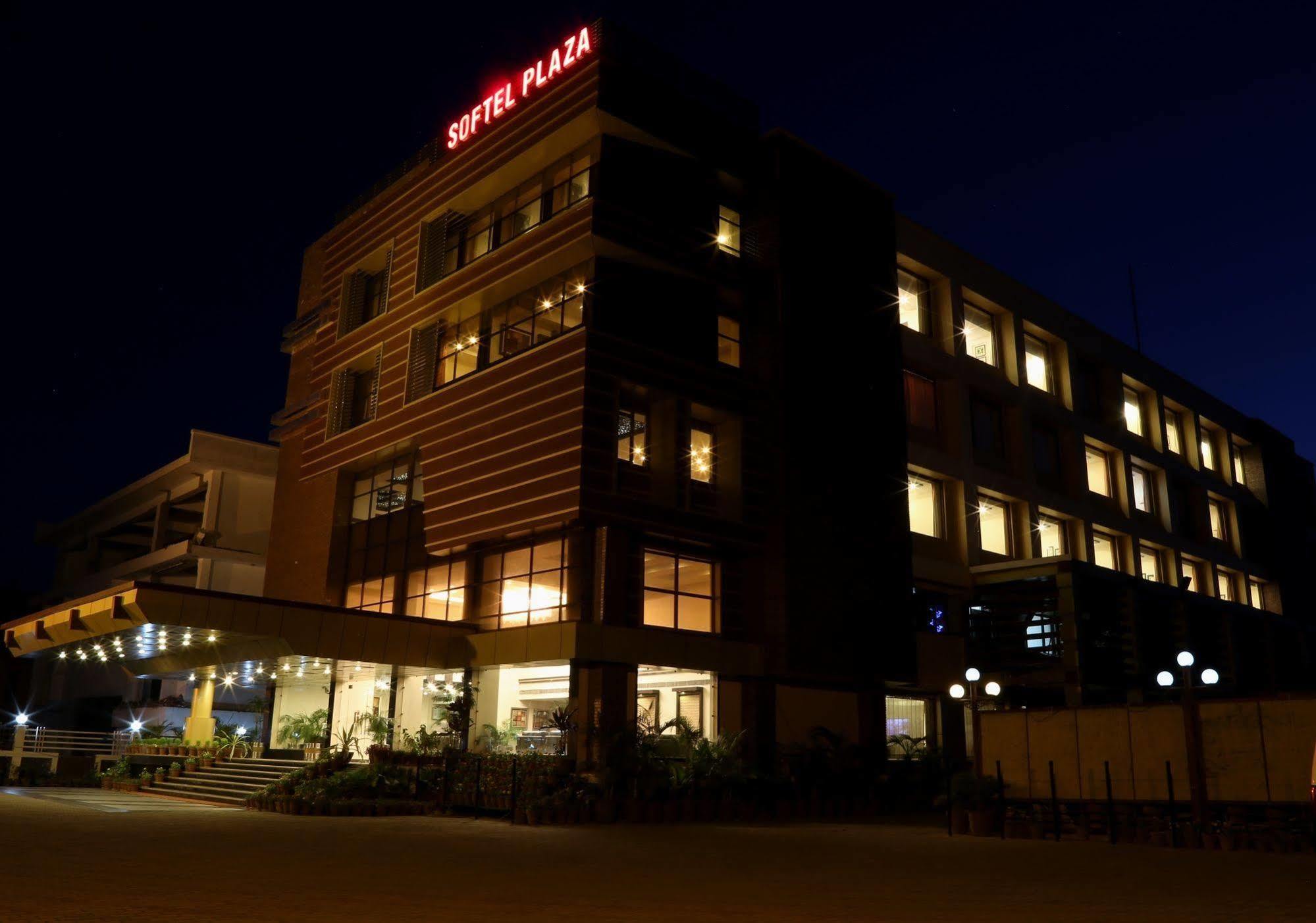 Hotel Softel Plaza Clement Town Dış mekan fotoğraf